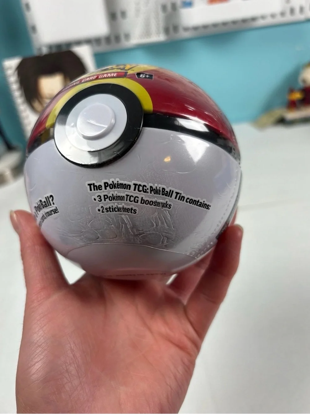 Pokemon tcg pokeball tin